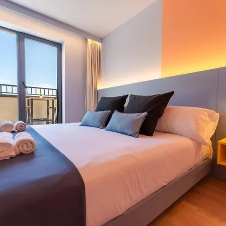 Attic Frontbeach Sea Views Appartement *